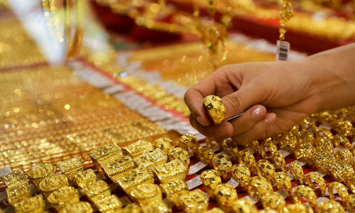 طلا از مرز روانی عبور کرد/ قیمت جدید طلای جهانی امروز ۱۹ اردیبهشت ۱۴۰۴