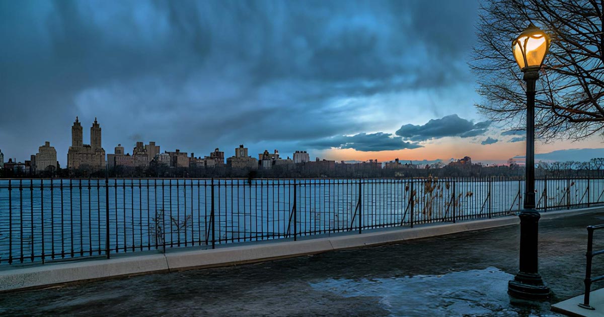 اتصالات | تلویزیون پایه چراغ روشنایی ارزان یا باکیفیت؟