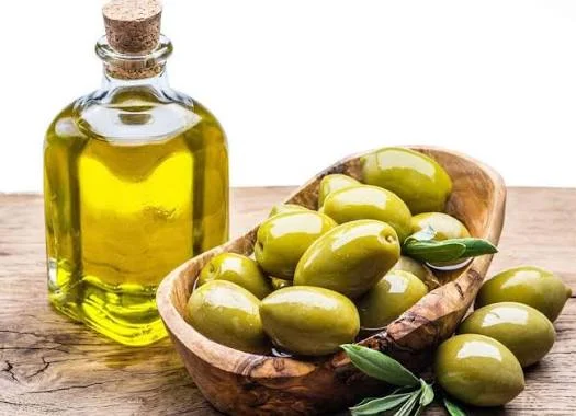 روغن زیتون برای مو چند بار در هفته